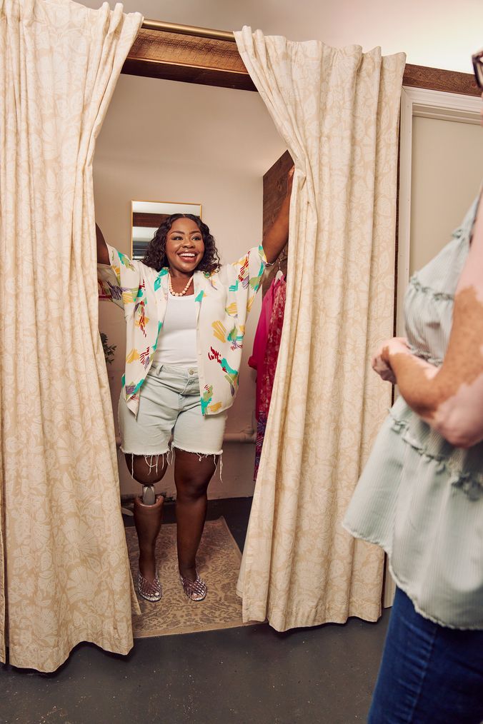 Fitting Room Pose